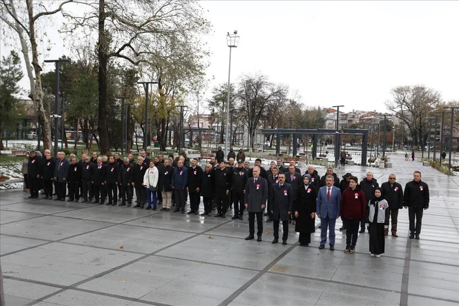 İnegöl’de 24 Kasım Öğretmenler Günü Törenlerle Kutlandı