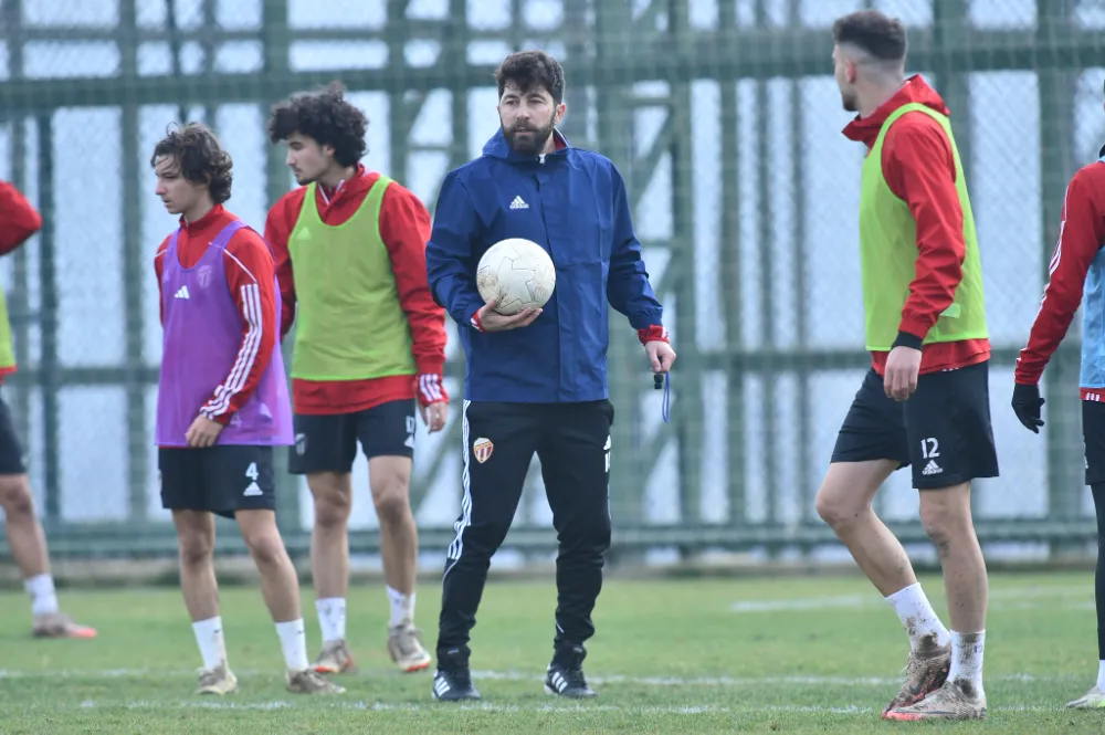 İnegölspor Yeni Teknik Direktörle Hazırlıklara Başladı