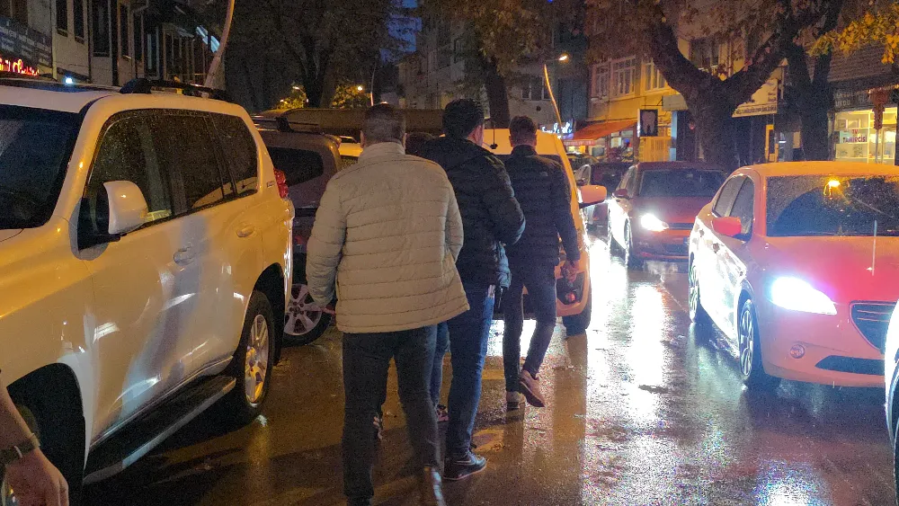 İnegöl’de Silahlı Kovalamaca! Genç Market’e Sığınarak Kurtuldu