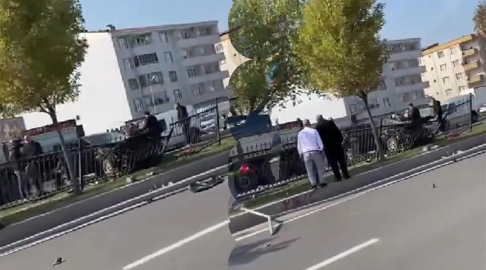 İnegöl Girişinde Feci Kaza: Kontrolden Çıkan Otomobil TIR’a Çarptı, 2 Yaralı