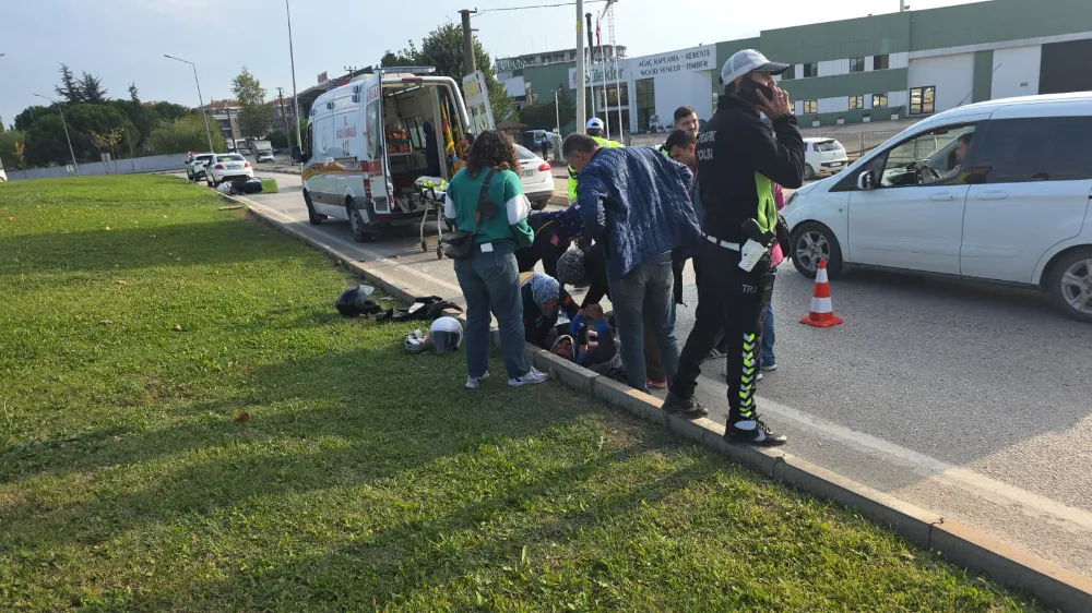İnegöl’de Halatla Çekilen Motosiklet Devrildi: 1 Yaralı