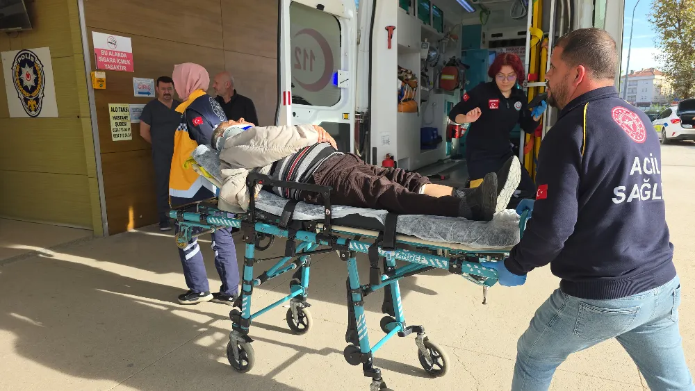 Motosiklet ile bisiklet çarpıştı! 1 yaralı...