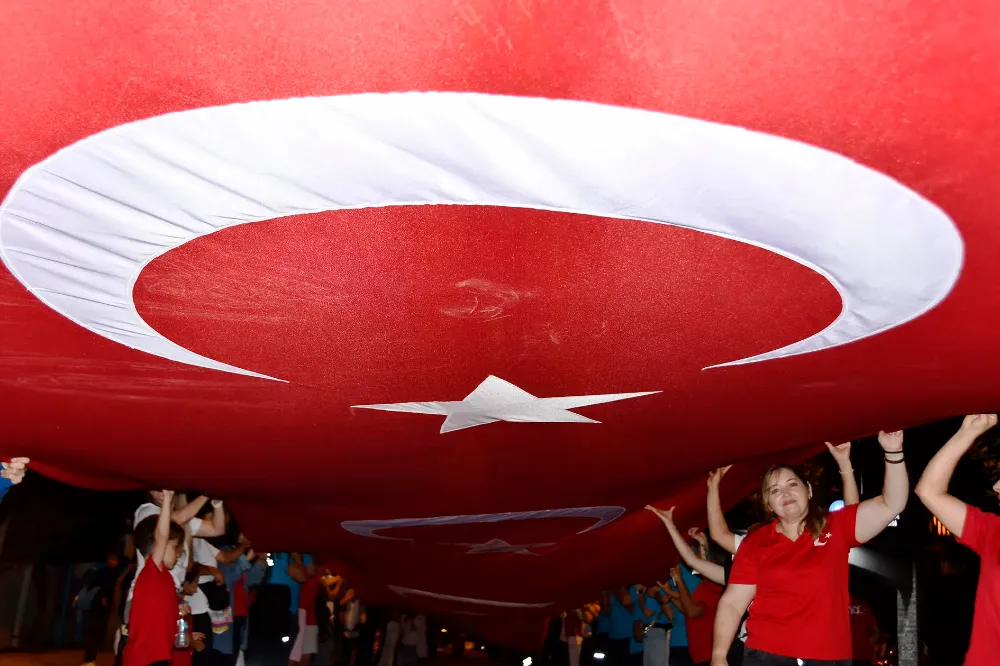 CHP İnegöl’den 28 Ekim Salı Günü 100 Metrelik Türk Bayrağıyla Cumhuriyet Yürüyüşü