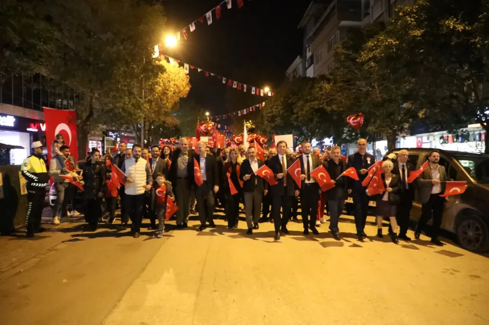 İnegöl’de Cumhuriyet Coşkusu Meydanlara Taştı