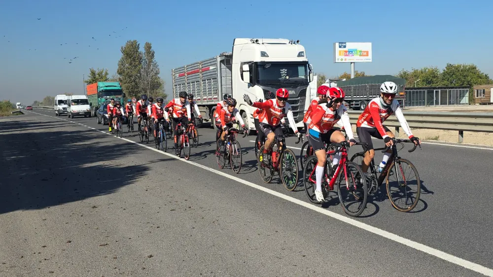 “İstiklal ve Cumhuriyet Bisiklet Turu” Kapsamında Sporcular İnegöl’den Geçti