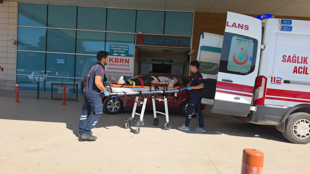 Ani fren motosiklet sürücüsünü hastanelik etti!