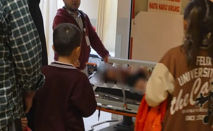 Karşıdan karşıya geçerken otomobil çarptı!