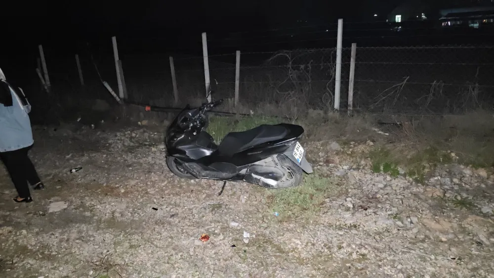 İnegöl’de Motosiklet Refüje Düştü; 2 Yaralı...