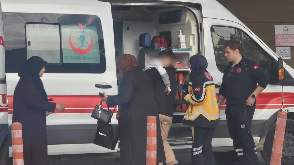 İnegöl’de 2 Yaşındaki Çocuk Cam Kazasında Yaralandı