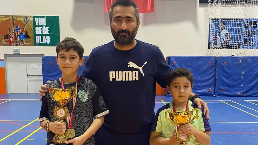 İnegöllü Miniklerden Bursa’da Çifte Şampiyonluk