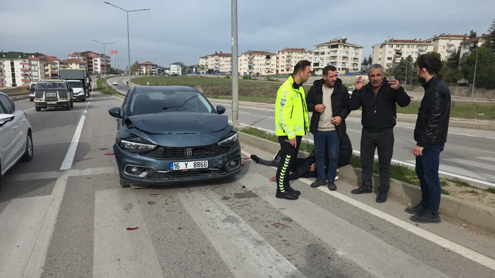 İnegöl–Yenişehir Yolunda Kaza: Sürücü Sinir Krizi Geçirip Işıklardaki Araca Çarptı
