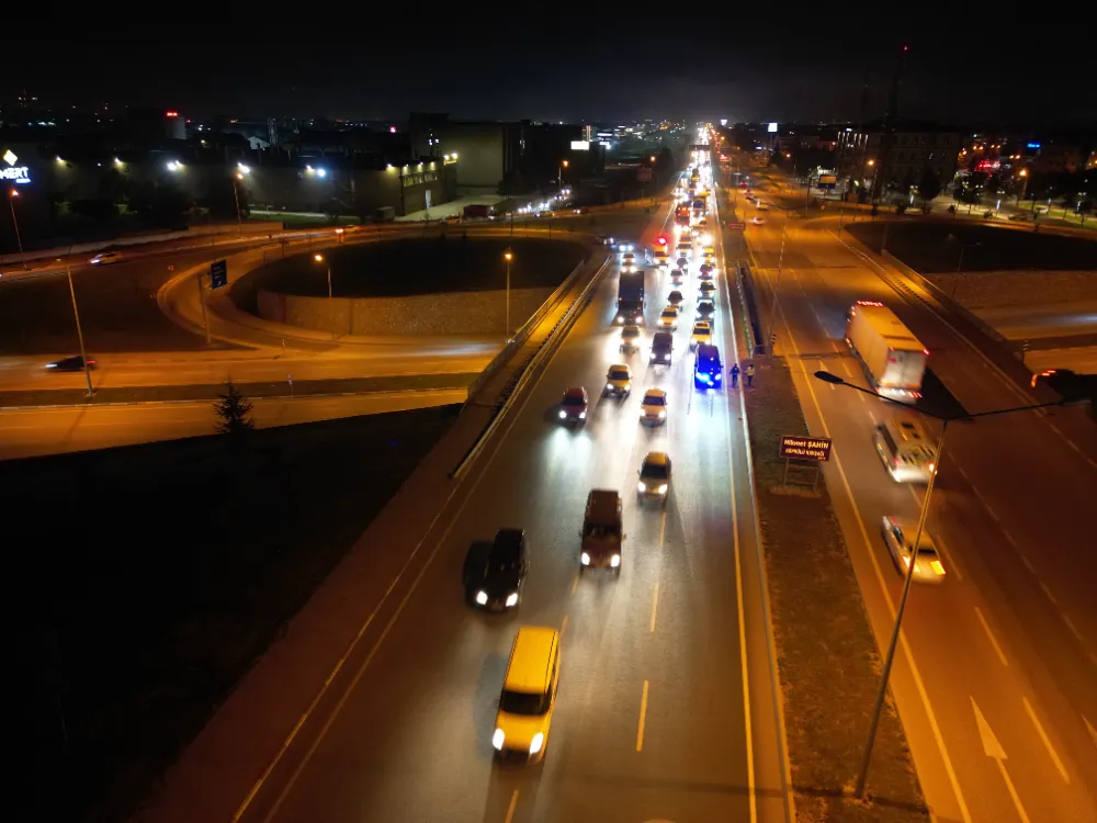 Bursa-Ankara Karayolunda Peş Peşe Kazalar Trafiği Kilitledi