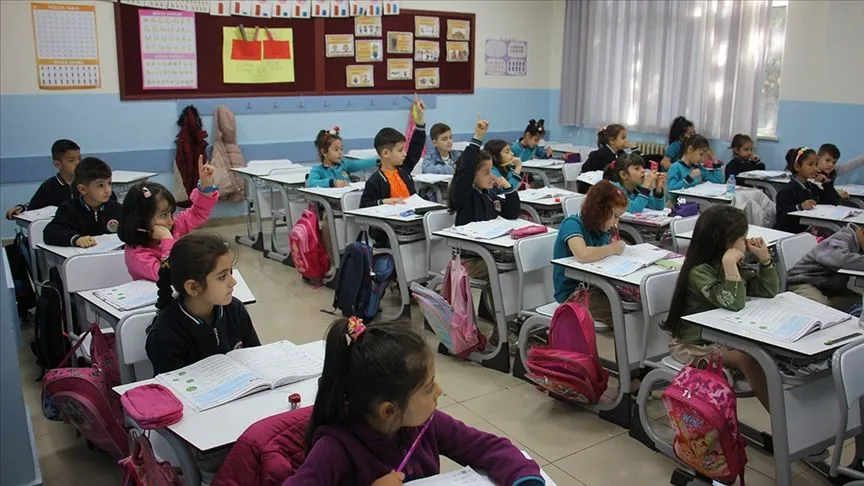 Ara tatil kalkıyor mu? Bakan Tekin tarih vererek resmen duyurdu