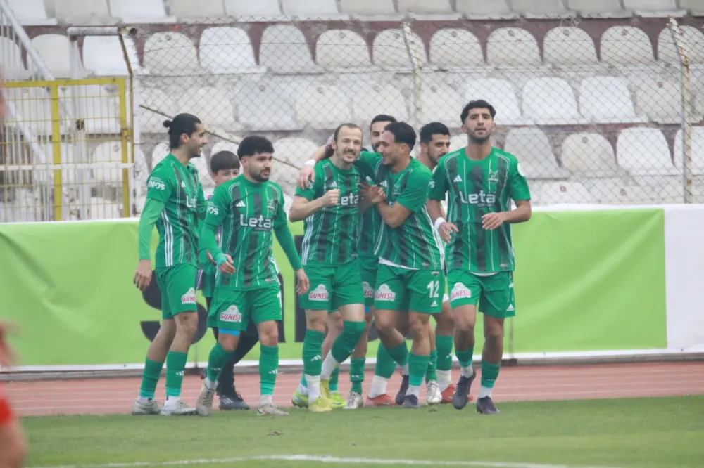 İnegöl Kafkasspor, Galata Spor’u 4-0 Mağlup Ederek Sahasında Şov Yaptı