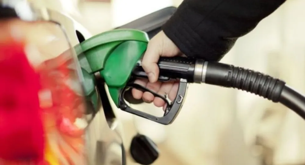 Motorinin ardından benzine de büyük indirim geliyor