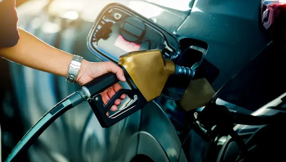 Akaryakıt fiyatlarına indirim geldi!