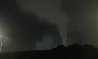 İnegöl'de bacadan çıkan yoğun duman vatandaşı tedirgin etti