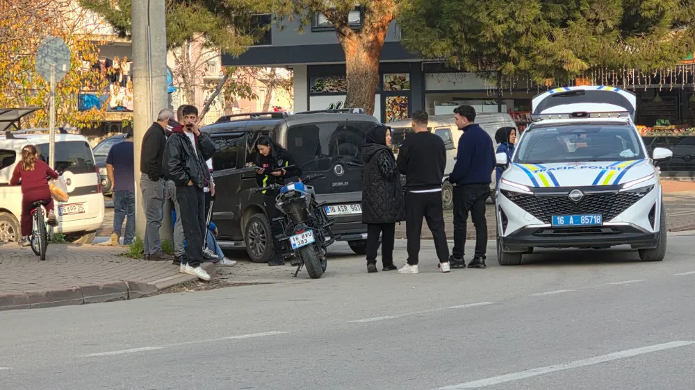 İnegöl’de Hafif Ticari Araç ile Motosiklet Çarpıştı: 1 Yaralı