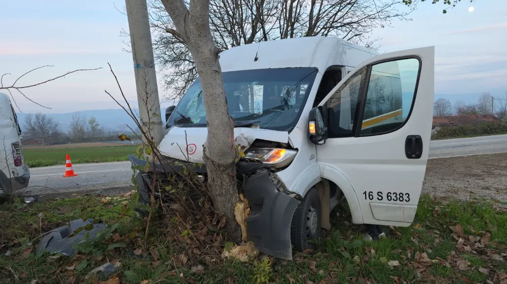 SON DAKİKA: İnegöl’de Servis Minibüsü Kaza Yaptı! Çok Sayıda Yaralı Var