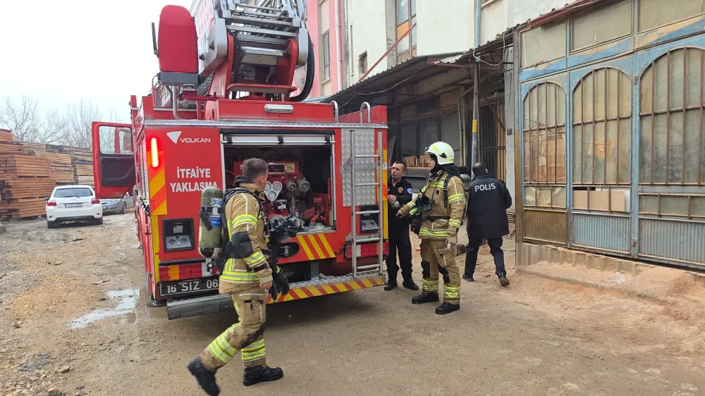 İnegöl’de mobilya imalathanesinde korkutan yangın!