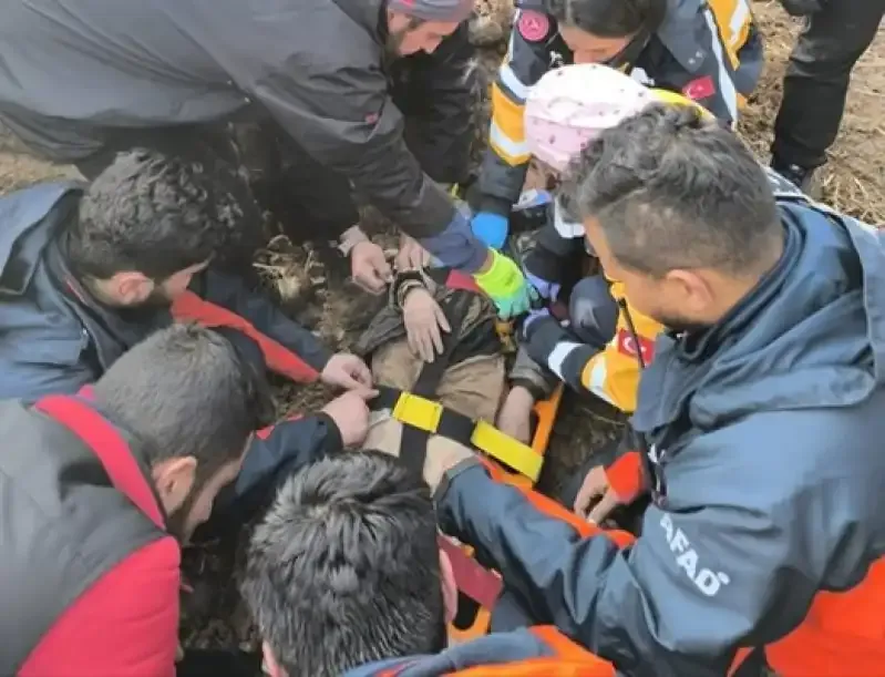 Hatay’da Kayıp Olarak Aranan 10 Yaşındaki Amir, Toprağa Gömülü Halde Yaralı Bulundu
