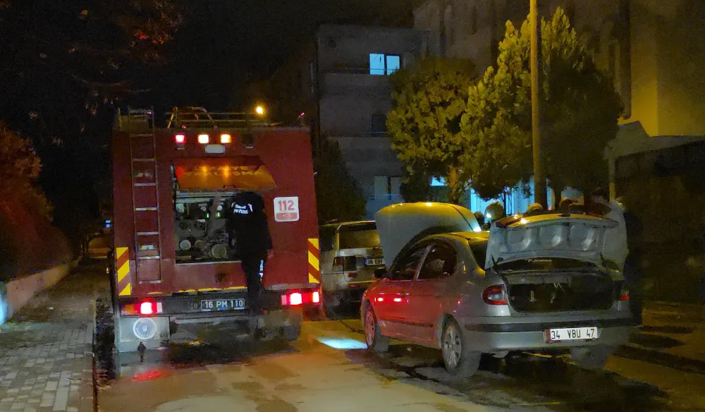 İnegöl’de Park Halindeki Otomobilde Yangın