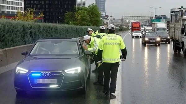 Eski milletvekillerine trafikte ceza yazılmayacak!