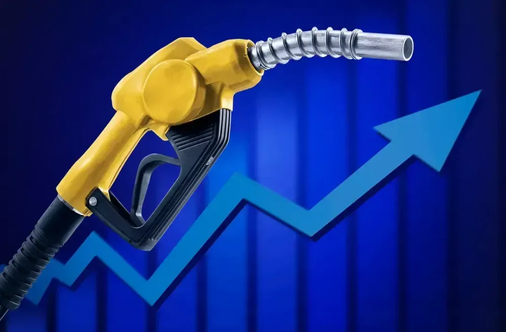 Araç sahiplerini sevindirecek haber: Benzine bu kez indirim geliyor 