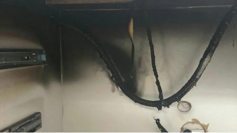 Elektrik kontağından çıkan yangın büyümeden söndürüldü