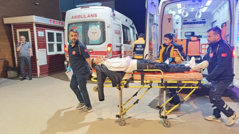Otomobil ile motosiklet çarpıştı! 1 yaralı...