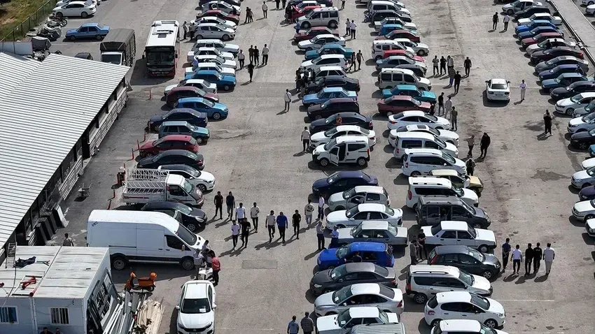İkinci el otomobil fiyatları düştü, satışlar durdu!