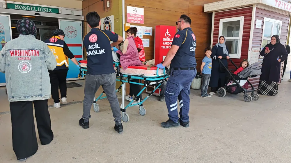 Demir Korkuluklara Saplanan Çocuk Hastaneye Kaldırıldı