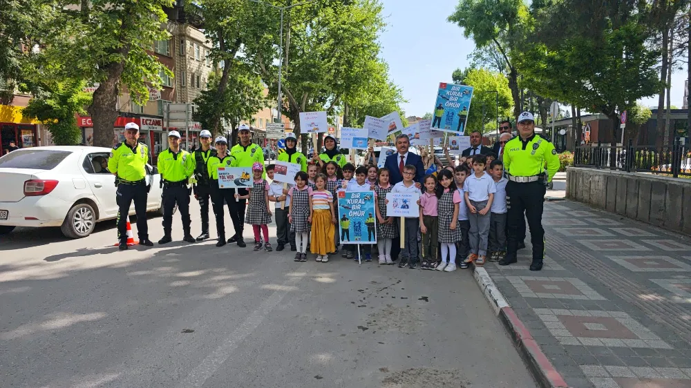 Trafik haftasında bilgilendirme çalışması yapıldı!