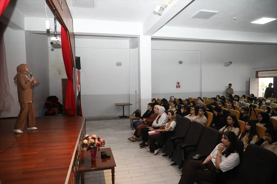 İnegöl’deki Öğrencilere “Dijital Güvenlik” Semineri