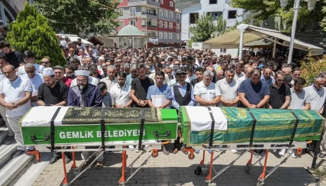 İznik Gölü’nde Boğulan Kuzenler Gözyaşlarıyla Uğurlandı