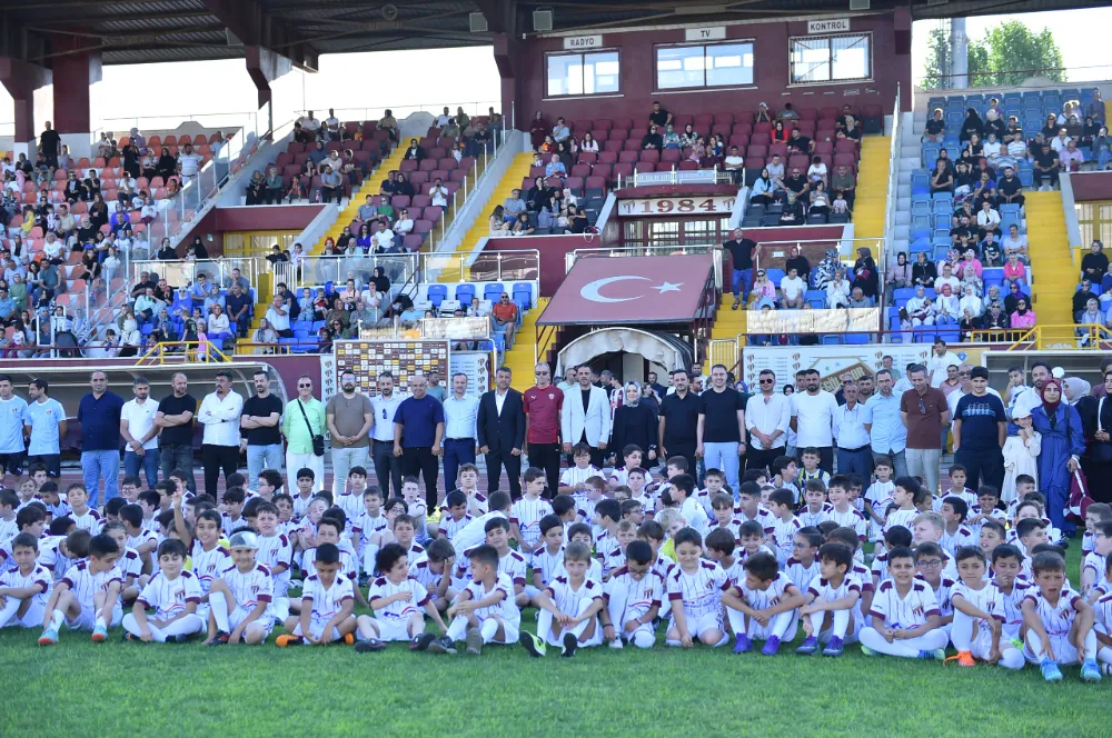 İnegölspor Yaz Futbol Okulu 725 Sporcu ile Start Verdi