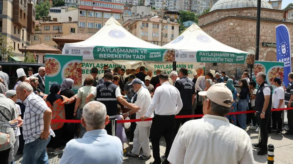 Büyükşehir aşure geleneğini sürdürüyor!