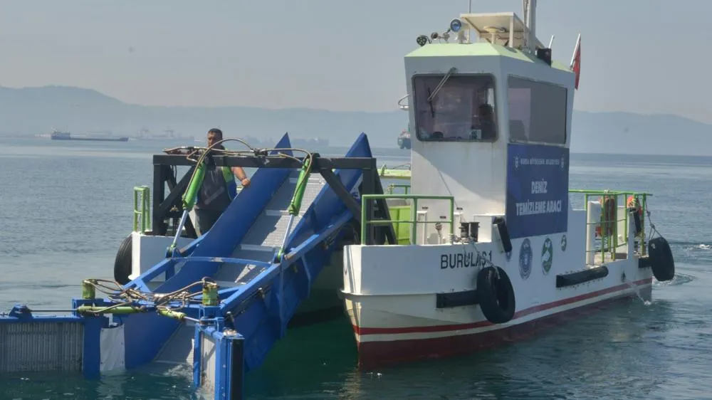 Büyükşehir’den deniz temizliği
