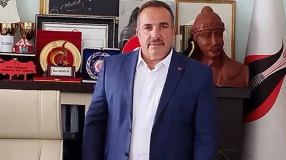 Yenifakılı Belediye Başkanı Sarıaslan, trafik kazasında hayatını kaybetti