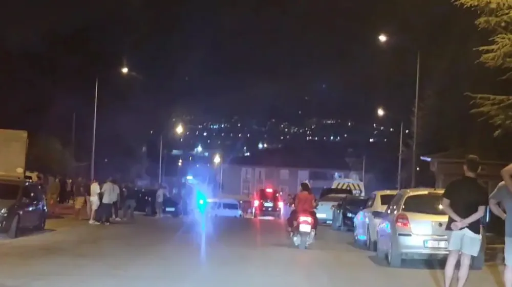Diş Hastanesi Önünde Kavga: Polis Biber Gazıyla Müdahale Etti