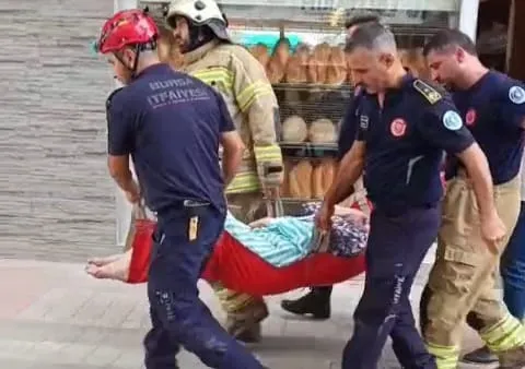 2 gündür haber alınamayan yaşlı kadın evinde bitkin halde bulundu!