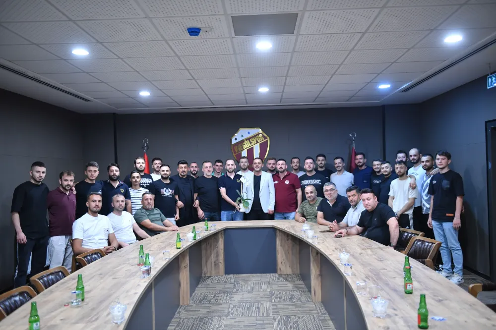 İnegölspor Taraftarından Yönetim Kuruluna Moral Ziyareti