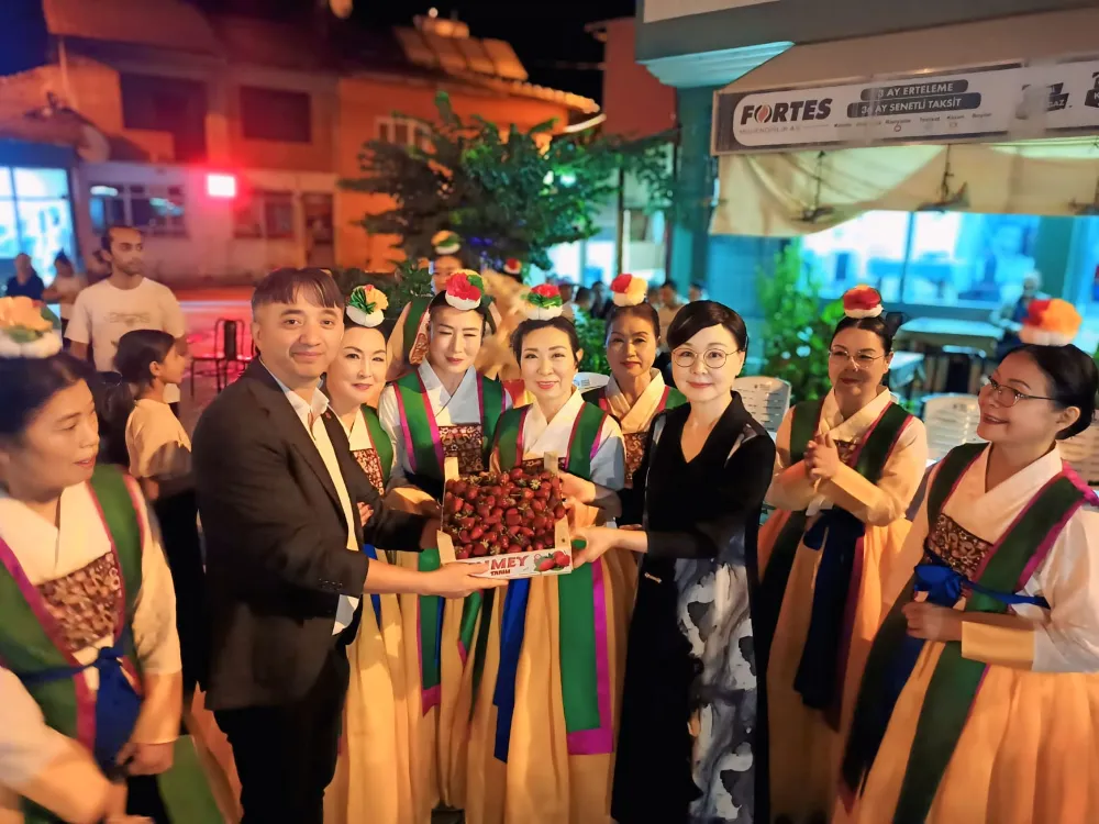 Güney Koreli Dansçılar İnegöl Çitli