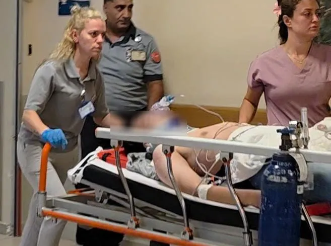 Devlet Hastanesinde İntihar Girişimi: 19 Yaşındaki Genç Ağır Yaralandı