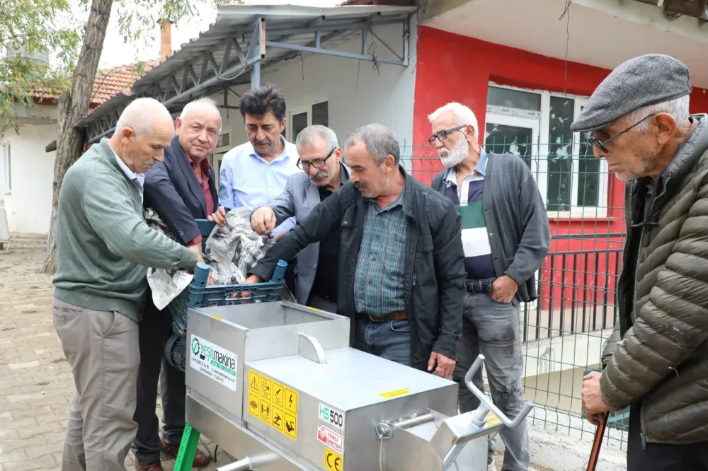 İnegöl Belediyesi’nden Çiftçiye Üzüm Hasadını Kolaylaştıran Destek