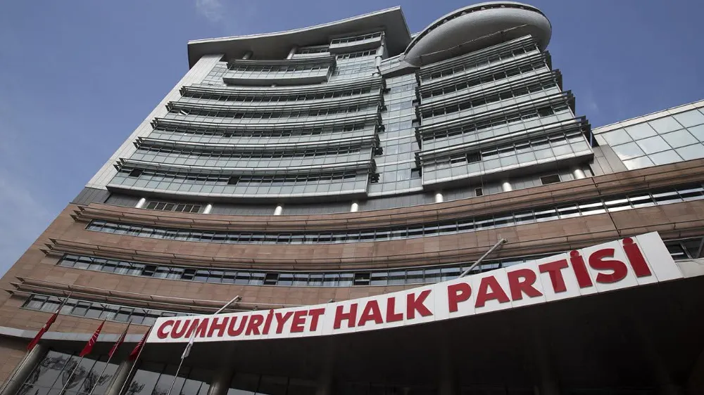 CHP İstanbul yönetimi görevden alındı