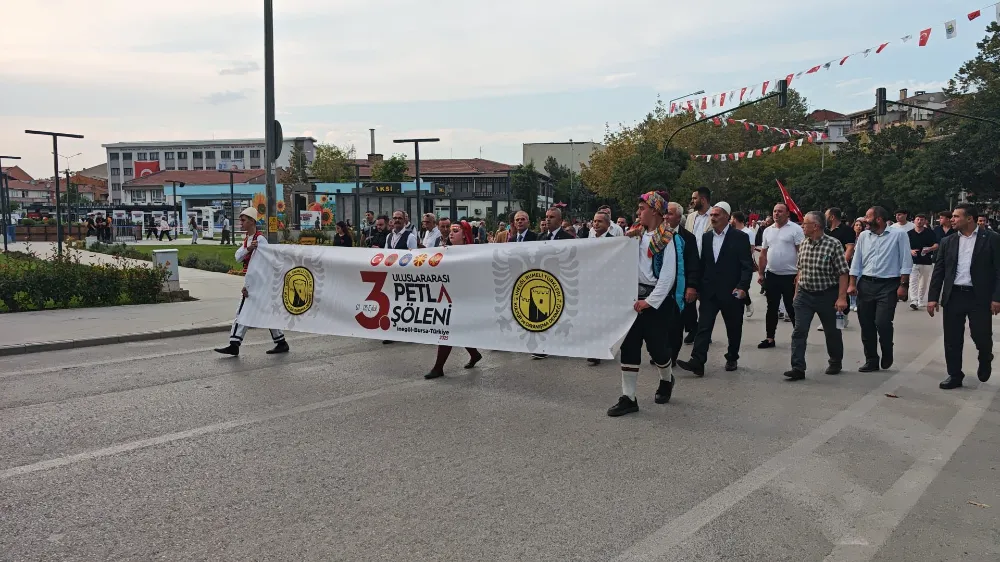 İnegöl’de 3. Uluslararası Petla Şöleni Görkemli Final Gecesiyle Sona Erdi