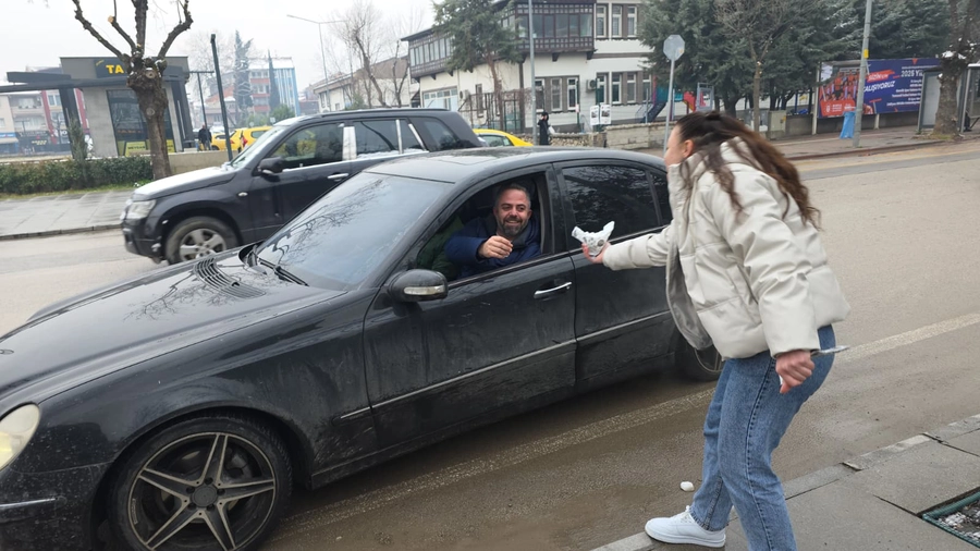 İnegöl’de Karla Yapılan Döner Sosyal Medyada Gündem Oldu