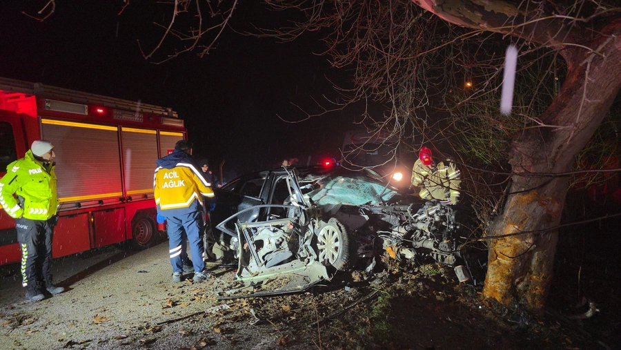 İnegöl Ortaköy Yolu’nda Feci Kaza: 2 Ölü, 2 Yaralı