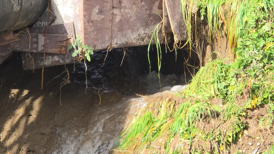 İnegöl’de ana su hattı patladı: Tonlarca su boşa aktı